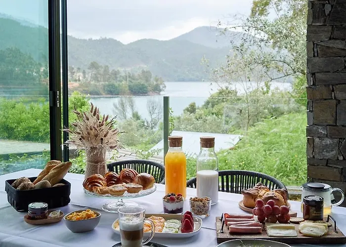 Campos River House * Фигейро-душ-Виньюш